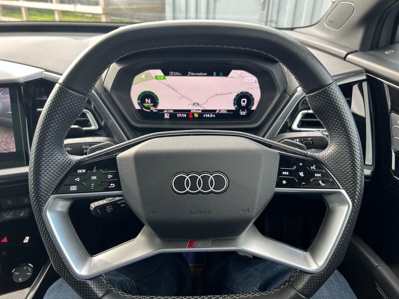 AUDI E-TRON