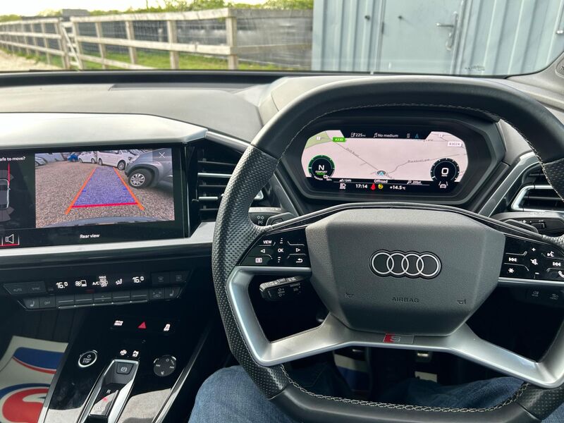 AUDI E-TRON