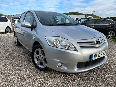 TOYOTA AURIS 1.6 V-Matic TR 5dr