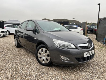 VAUXHALL ASTRA 1.6 16v Exclusiv Auto Euro 5 5dr